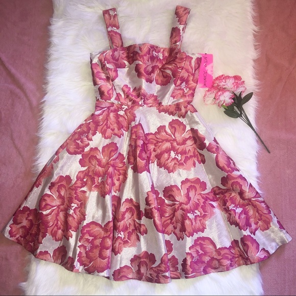 Betsey Johnson Dresses & Skirts - Betsey Johnson Silver Pink Floral🌺